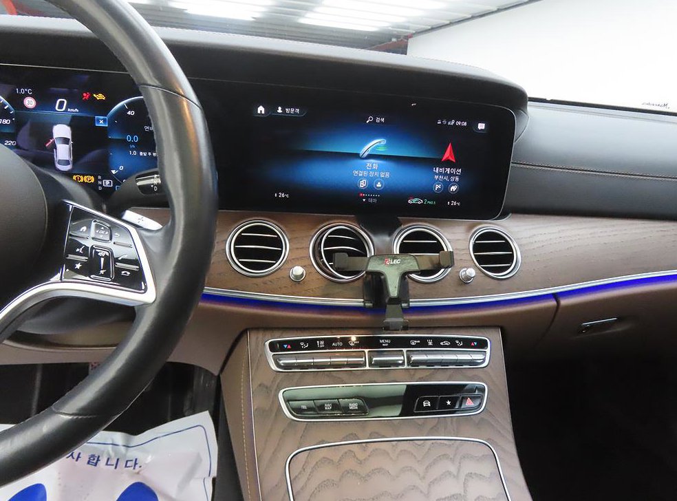 벤츠 E 클래스 E300e 4MATIC 익스클루시브 사진 10