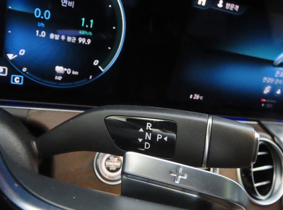 벤츠 E 클래스 E300e 4MATIC 익스클루시브 사진 11