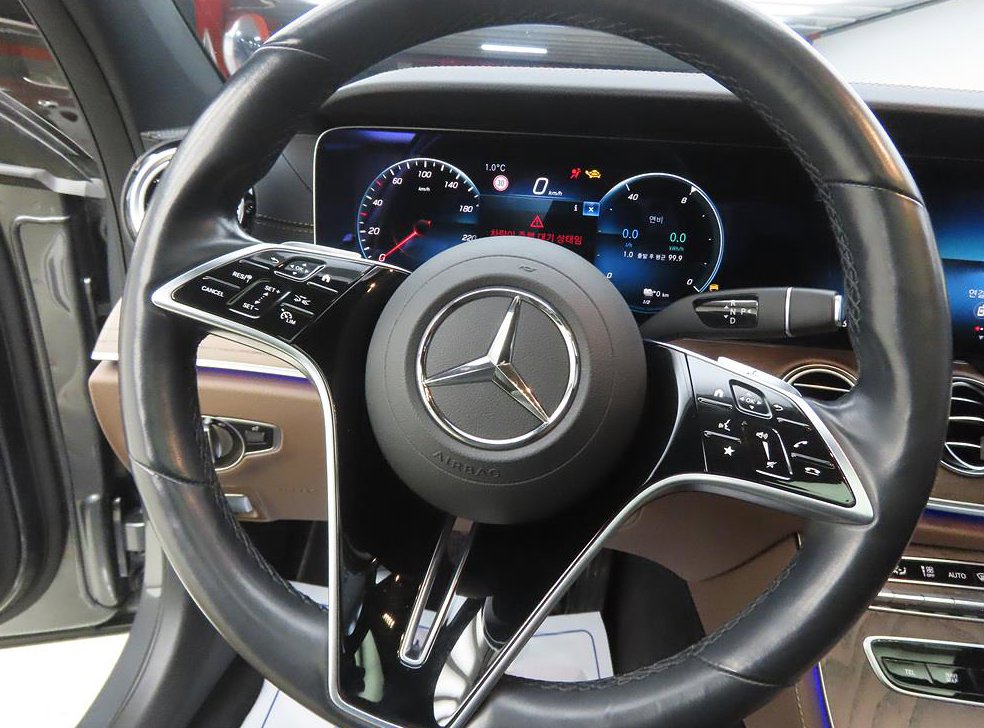 벤츠 E 클래스 E300e 4MATIC 익스클루시브 사진 8