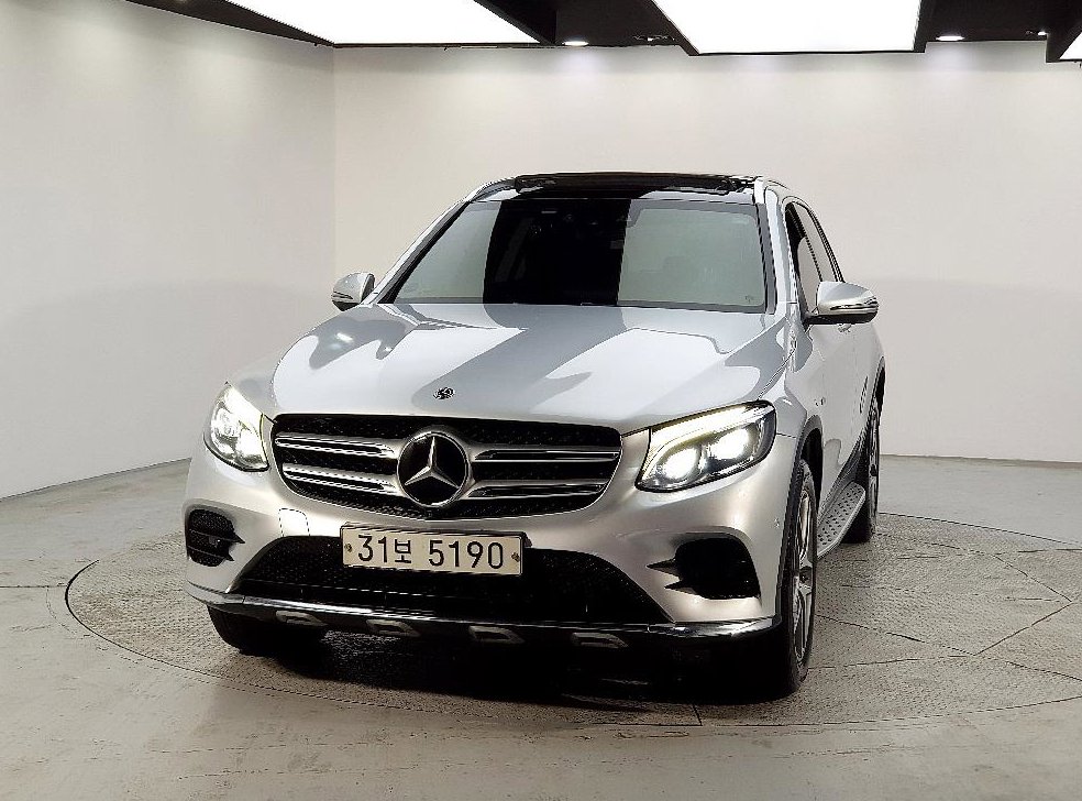 벤츠 GLC 클래스 GLC 350 e 4MATIC AMG LINE 사진 2
