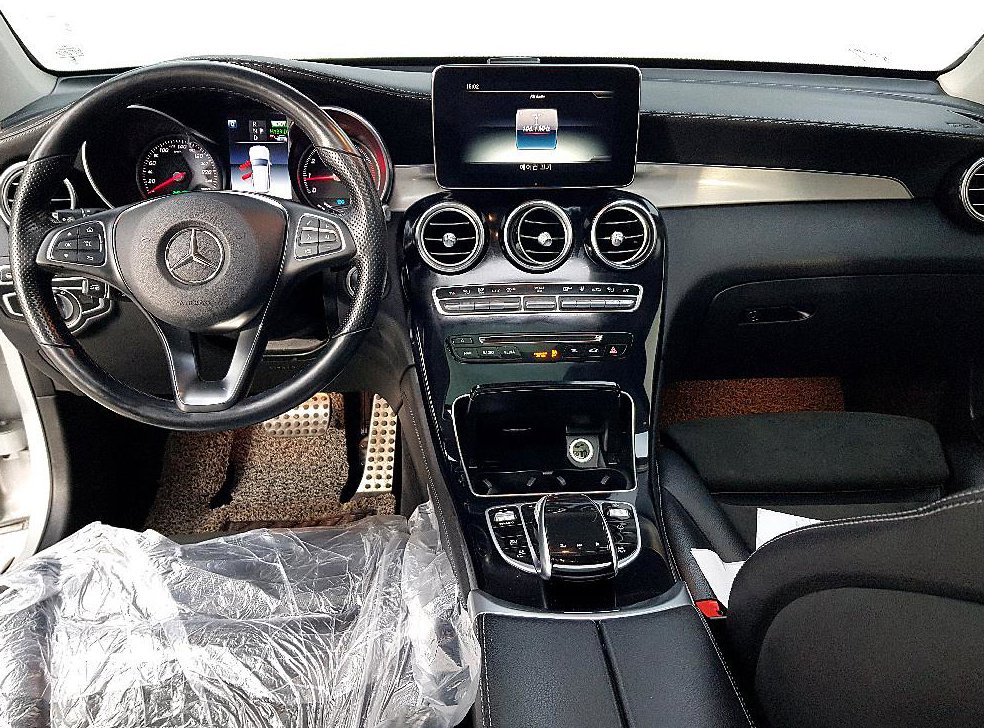 벤츠 GLC 클래스 GLC 350 e 4MATIC AMG LINE 사진 5