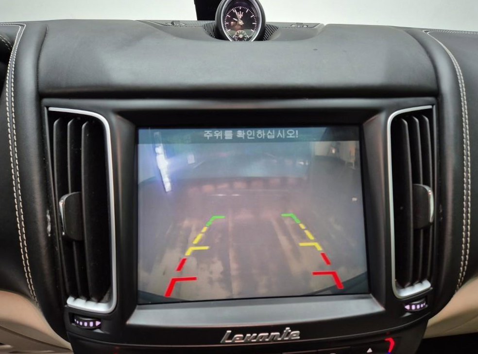 마세라티 르반떼 3.0 AWD 스포츠 사진 15