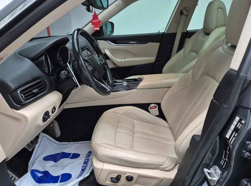 마세라티 르반떼 3.0 AWD 스포츠 사진 6