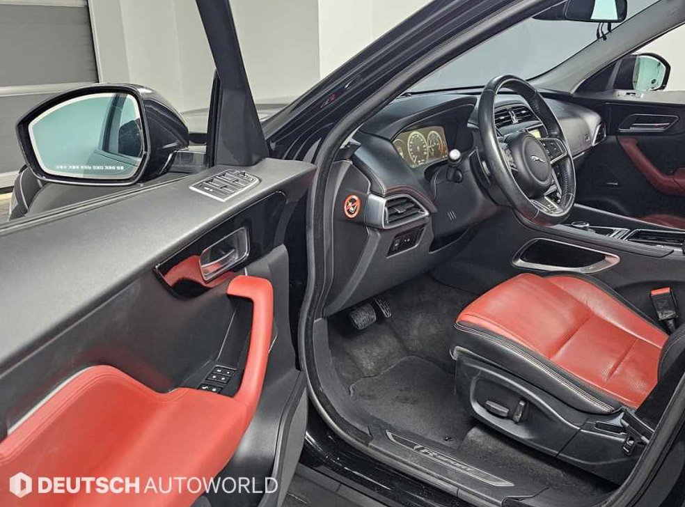 재규어 F-PACE 20d R-Sport 사진 11