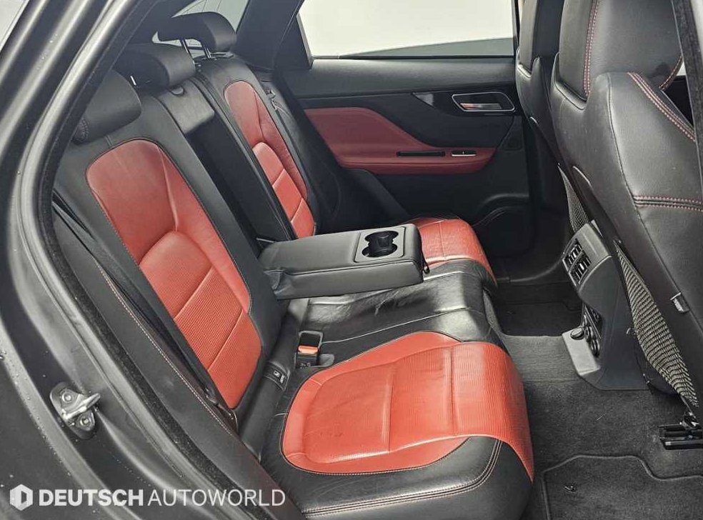 재규어 F-PACE 20d R-Sport 사진 12