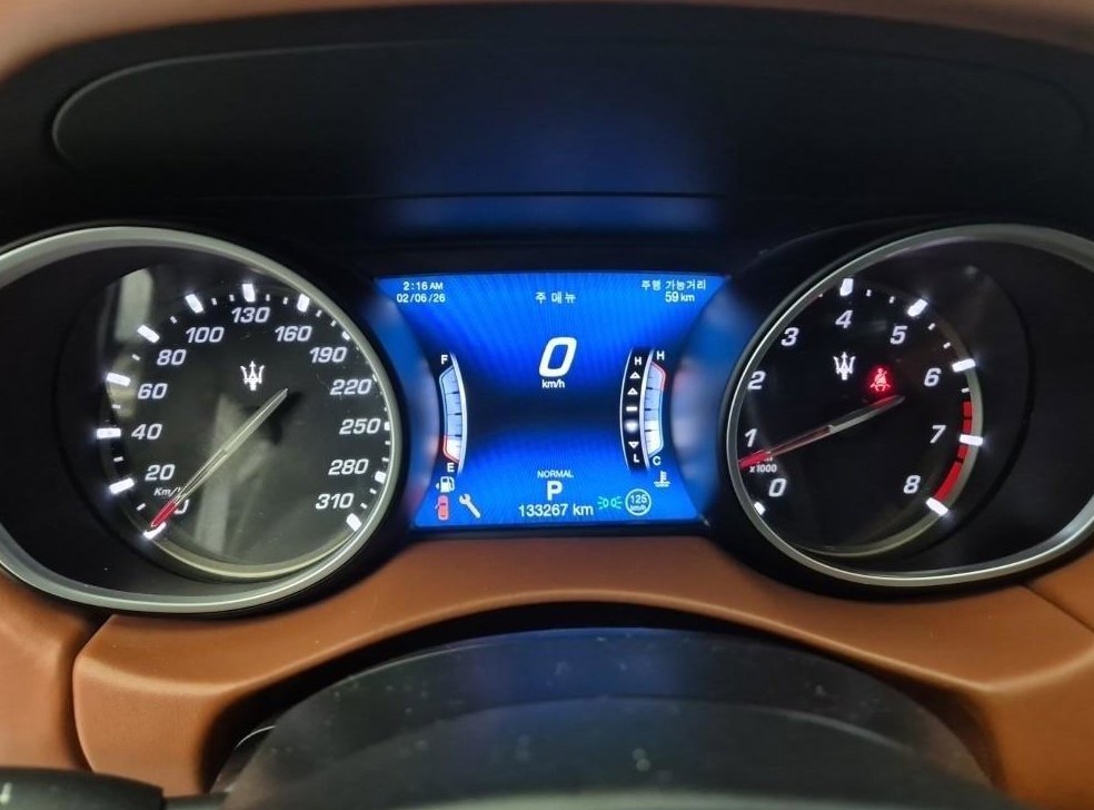 마세라티 르반떼 3.0  AWD 그란 스포츠 사진 6
