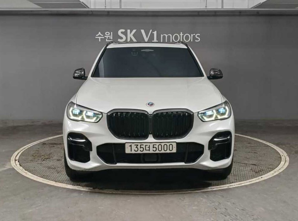 BMW X5 M50i