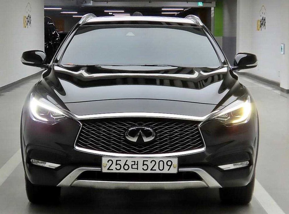 인피니티 QX 2.0T AWD ESSENTIAL