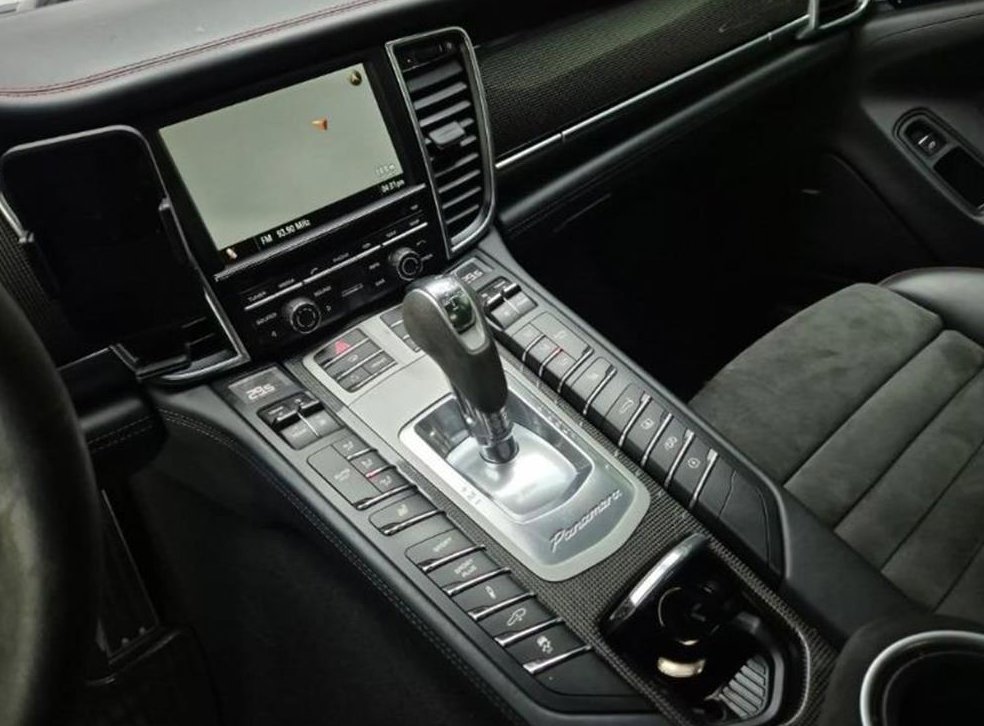 포르쉐 파나메라 4.8 GTS 사진 10