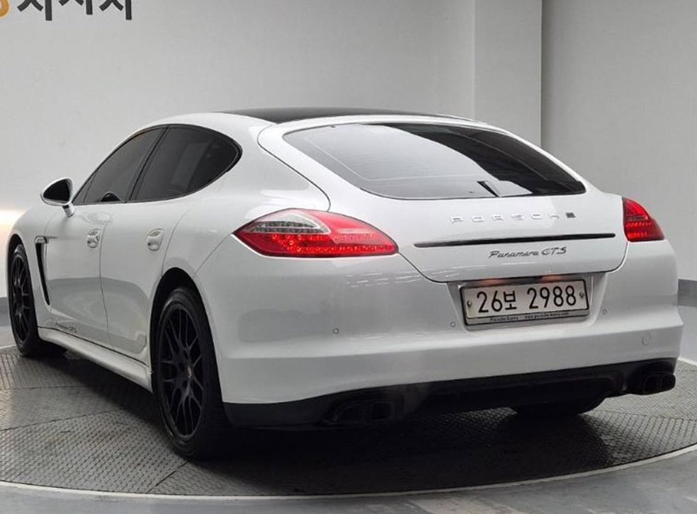 포르쉐 파나메라 4.8 GTS 사진 3