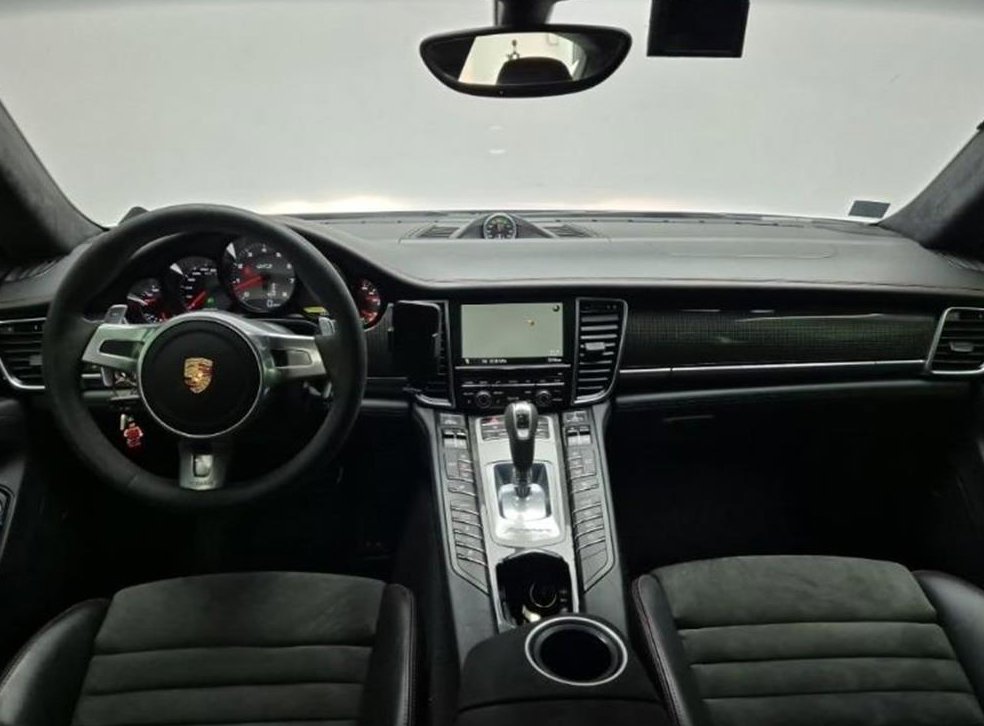 포르쉐 파나메라 4.8 GTS 사진 7