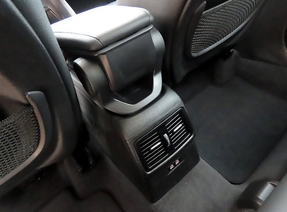 BMW X1 xDrive 20i xLine 사진 15