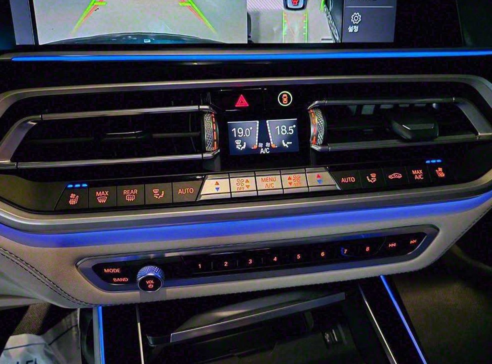 BMW X7 M50i 사진 15