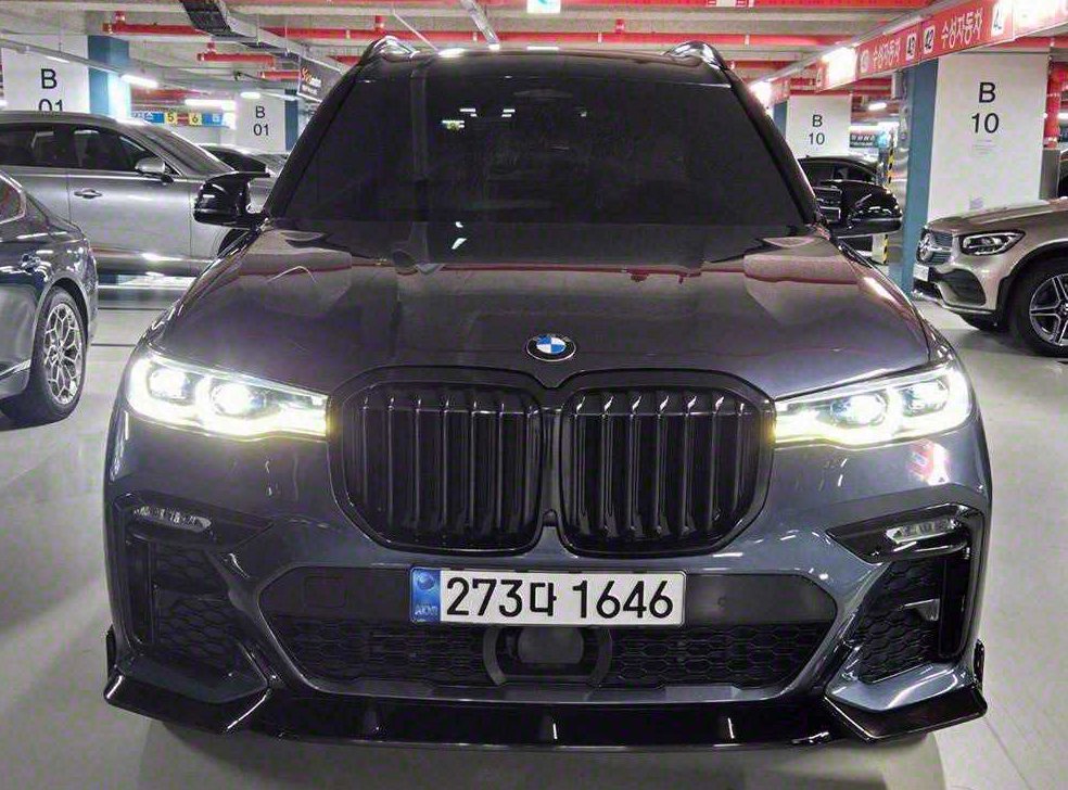 BMW X7 M50i 사진 2