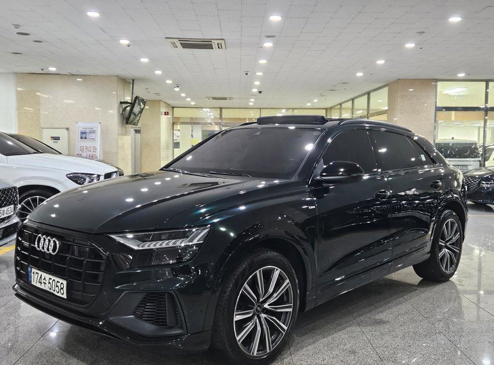 아우디 Q8 55 TFSI 콰트로 프리미엄