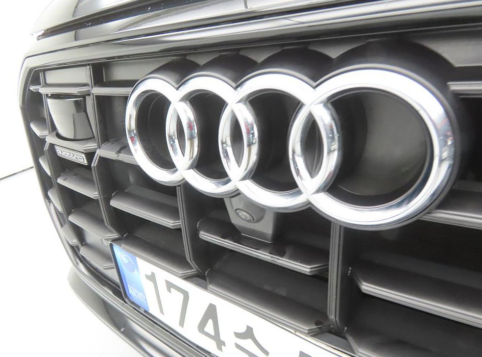 아우디 Q8 55 TFSI 콰트로 프리미엄 사진 13