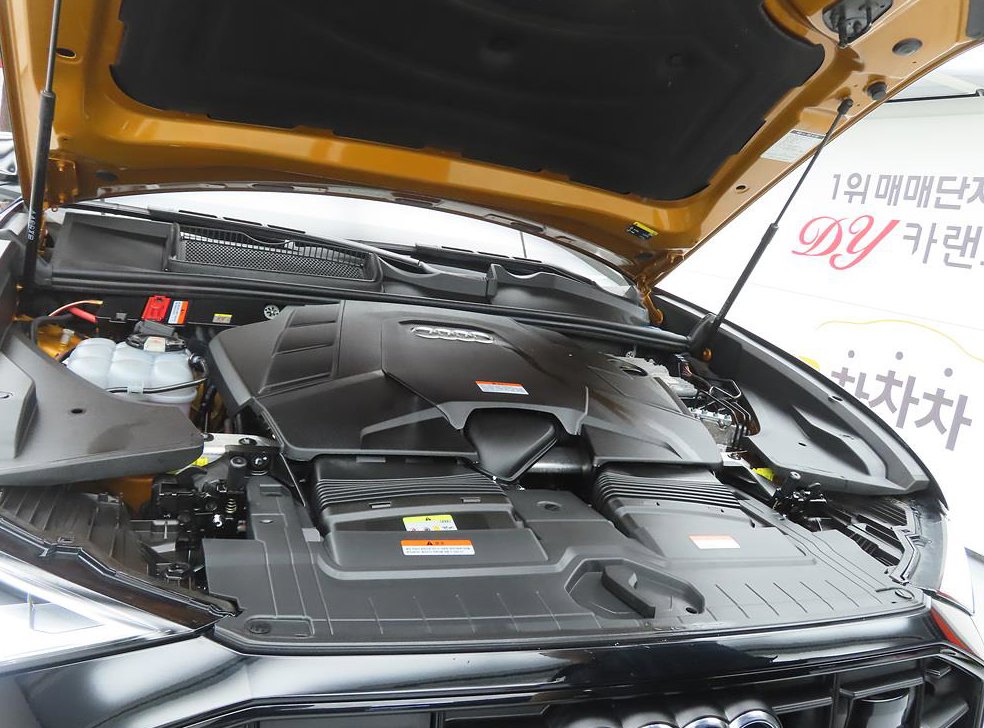 아우디 Q8 55 TFSI 콰트로 프리미엄 사진 19