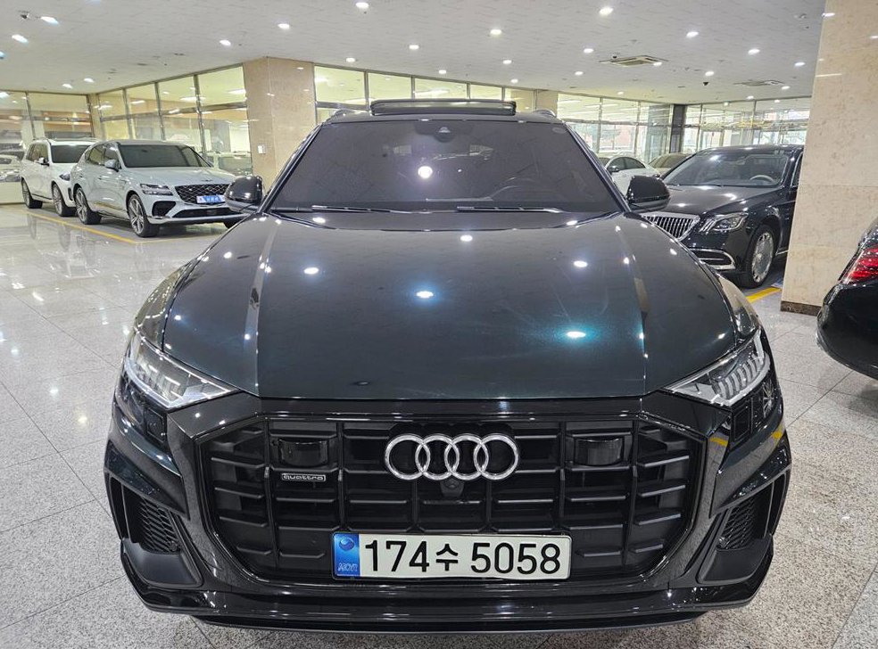 아우디 Q8 55 TFSI 콰트로 프리미엄 사진 2