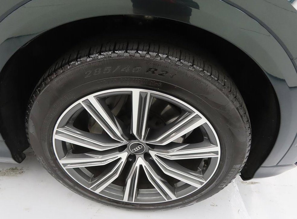 아우디 Q8 55 TFSI 콰트로 프리미엄 사진 20