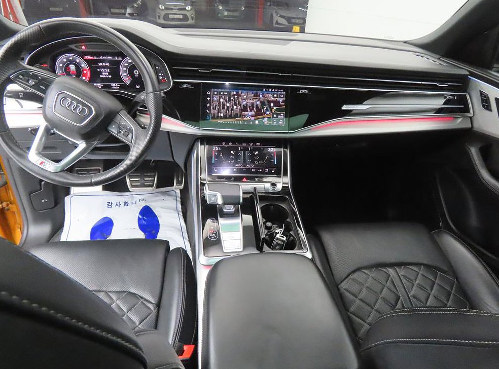 아우디 Q8 55 TFSI 콰트로 프리미엄 사진 7
