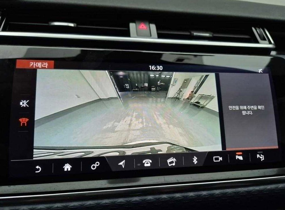 랜드로버 레인지로버 벨라 3.0 D300 R-다이나믹 SE 사진 15