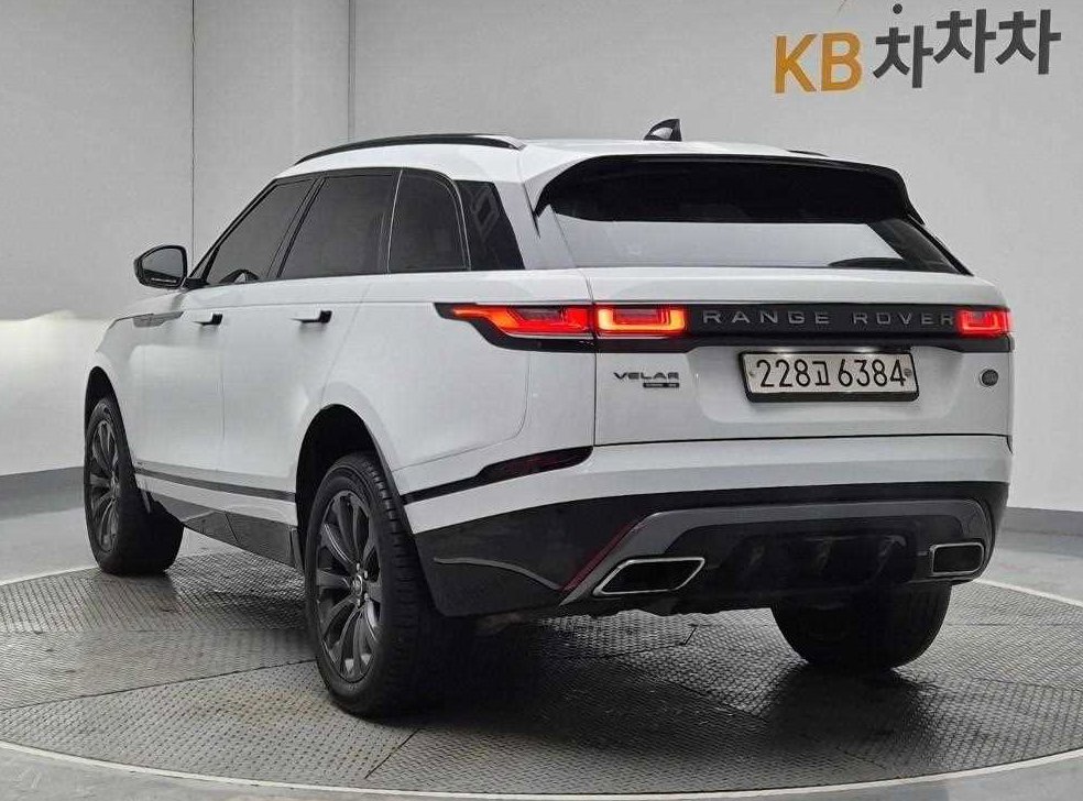 랜드로버 레인지로버 벨라 3.0 D300 R-다이나믹 SE 사진 2