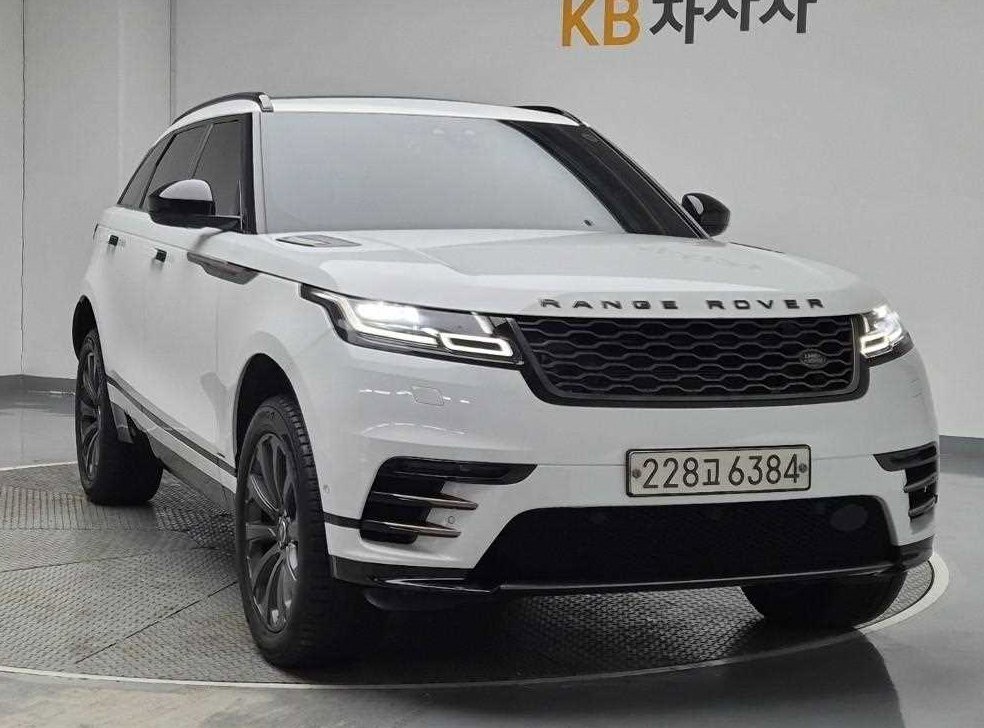 랜드로버 레인지로버 벨라 3.0 D300 R-다이나믹 SE 사진 4