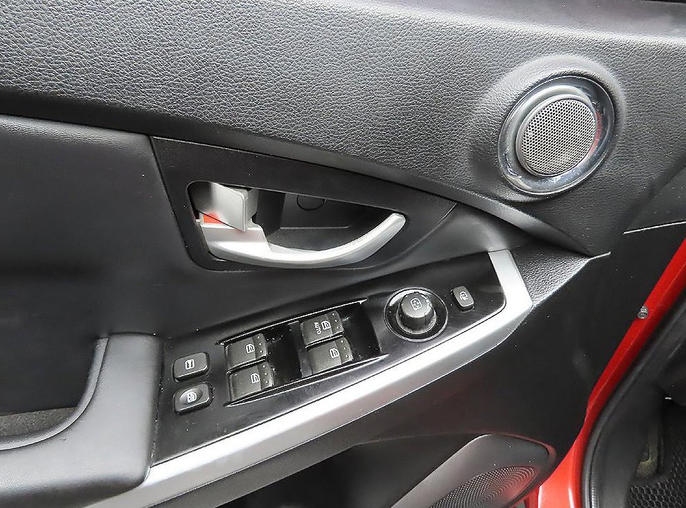 KG모빌리티(쌍용)  코란도 2WD 2.0 CVT 사진 12