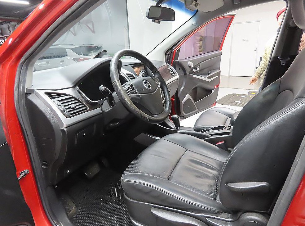 KG모빌리티(쌍용)  코란도 2WD 2.0 CVT 사진 14
