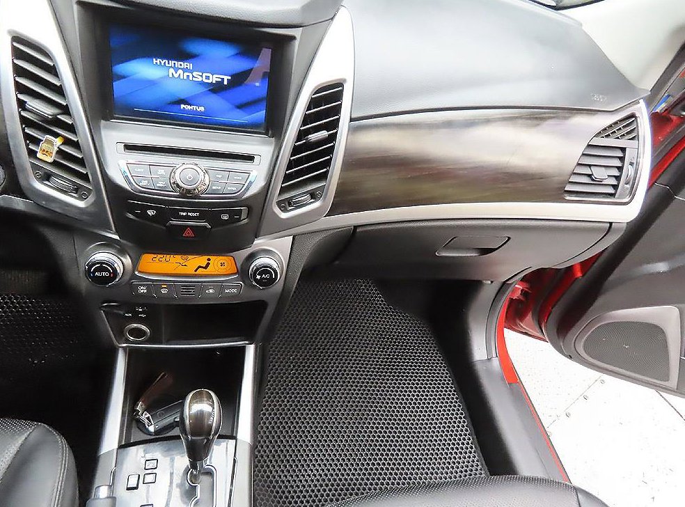 KG모빌리티(쌍용)  코란도 2WD 2.0 CVT 사진 15