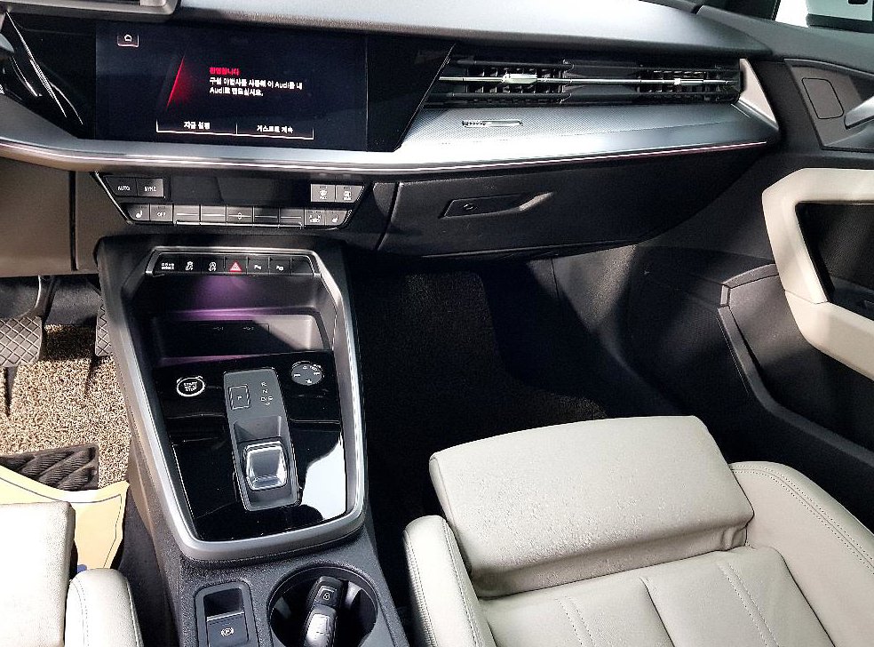 아우디 A3 40 TFSI 프리미엄 사진 10
