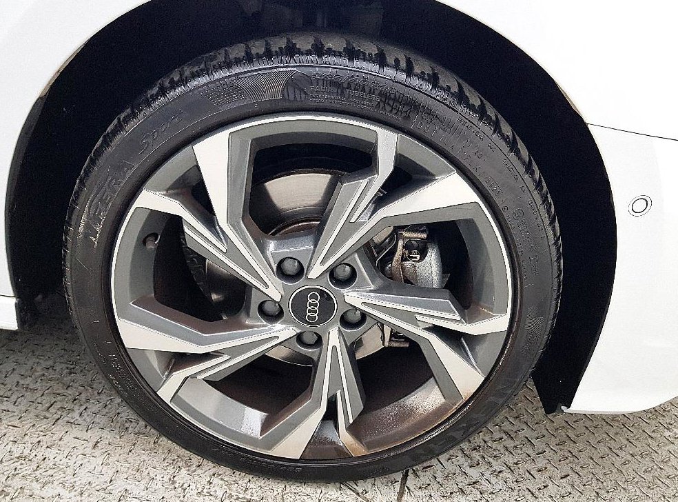 아우디 A3 40 TFSI 프리미엄 사진 20