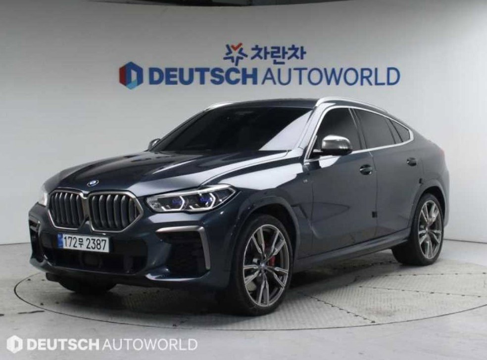 BMW X6 M50i