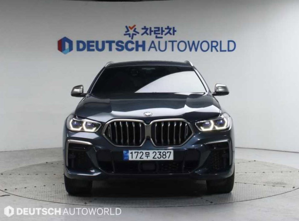BMW X6 M50i 사진 3