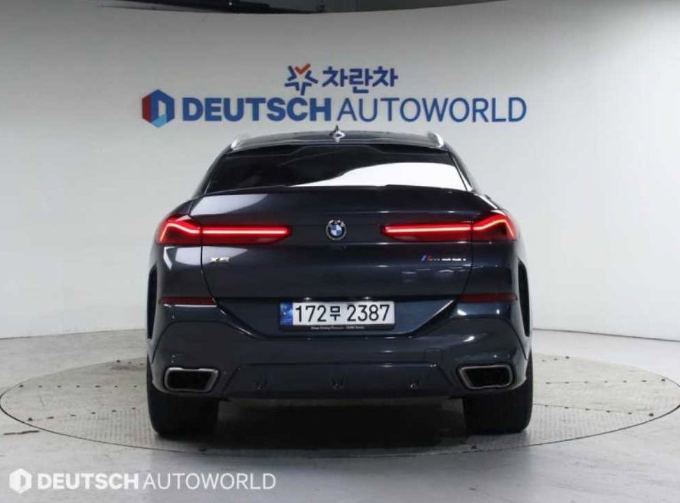 BMW X6 M50i 사진 4