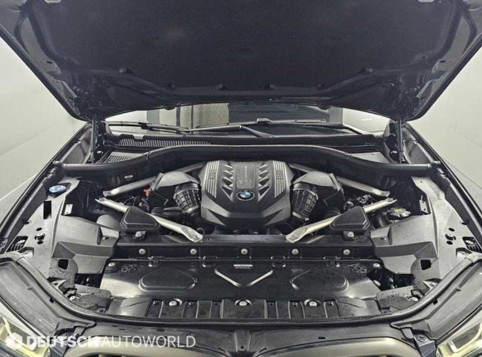 BMW X6 M50i 사진 6