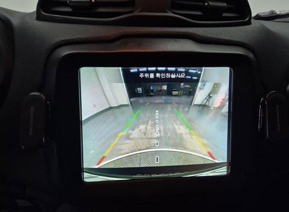 지프 레니게이드 2.4 리미티드 AWD 사진 15