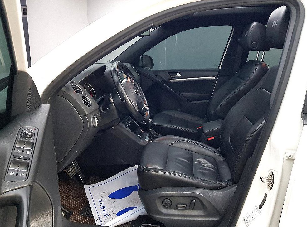 폭스바겐 티구안 2.0 TDI R-라인 사진 8