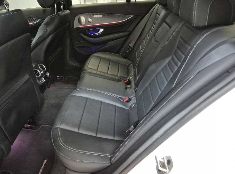 벤츠 E 클래스 E350 4MATIC AMG LINE 사진 12