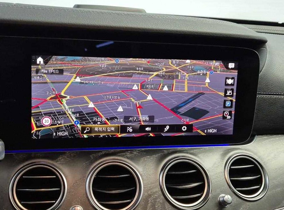 벤츠 E 클래스 E350 4MATIC AMG LINE 사진 14