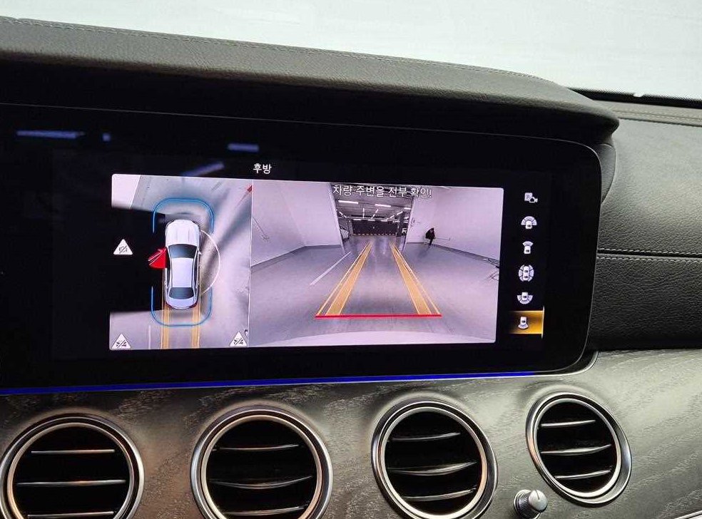벤츠 E 클래스 E350 4MATIC AMG LINE 사진 15
