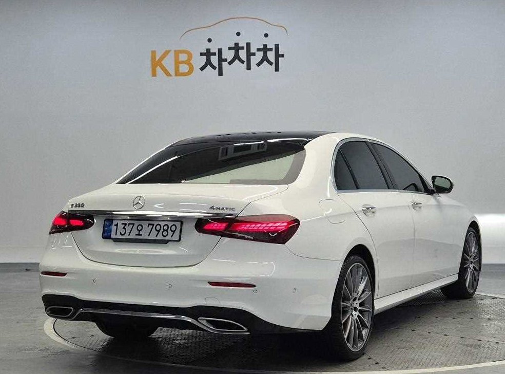 벤츠 E 클래스 E350 4MATIC AMG LINE 사진 3