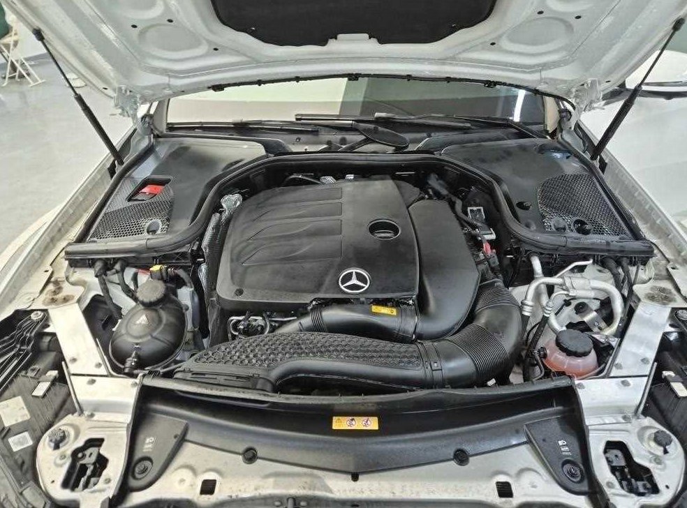 벤츠 E 클래스 E350 4MATIC AMG LINE 사진 5