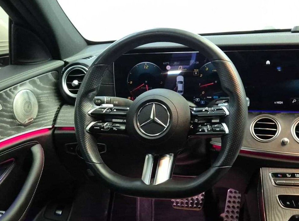 벤츠 E 클래스 E350 4MATIC AMG LINE 사진 9
