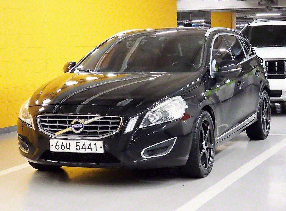 볼보 V60 2.0 D4