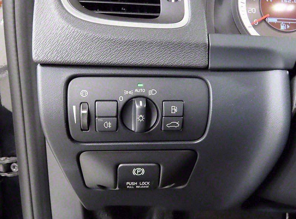 볼보 V60 2.0 D4 사진 12