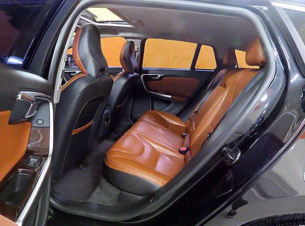 볼보 V60 2.0 D4 사진 14