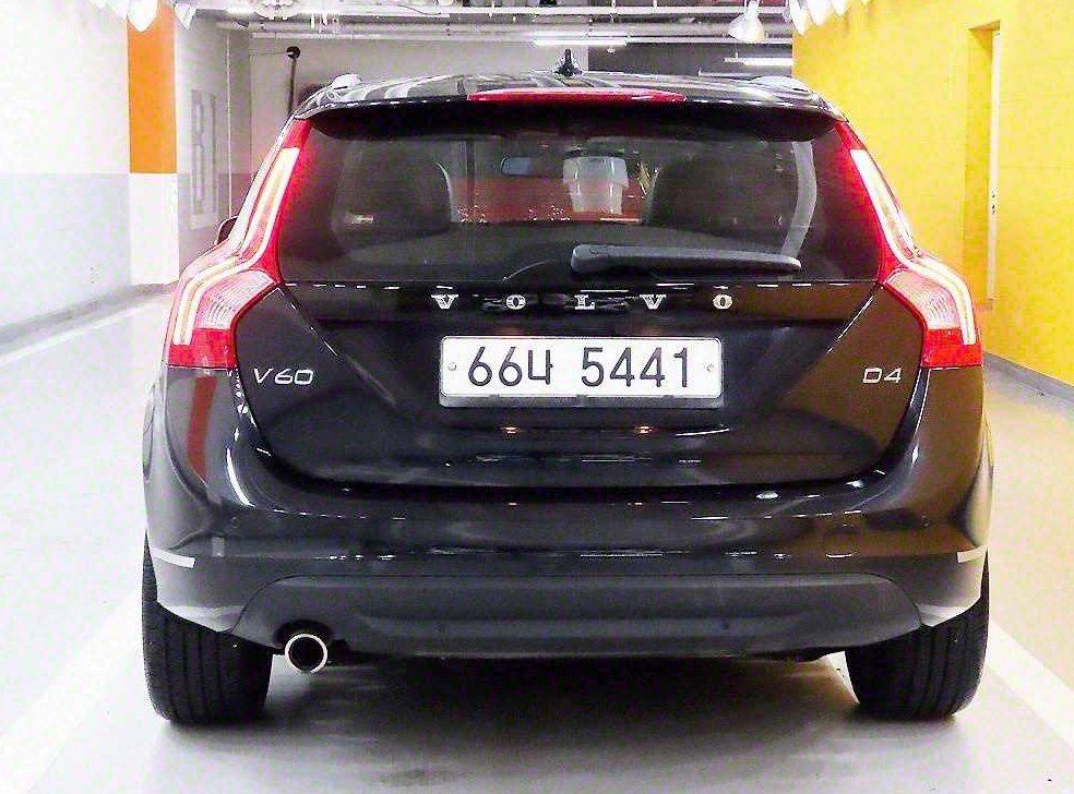 볼보 V60 2.0 D4 사진 4