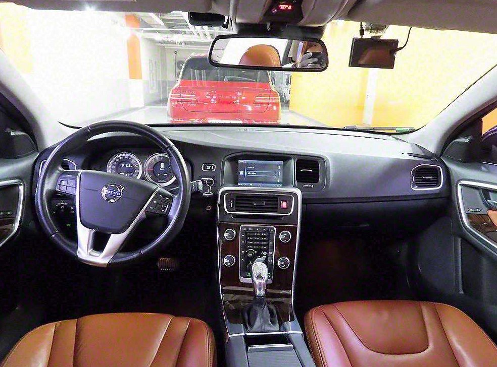 볼보 V60 2.0 D4 사진 7
