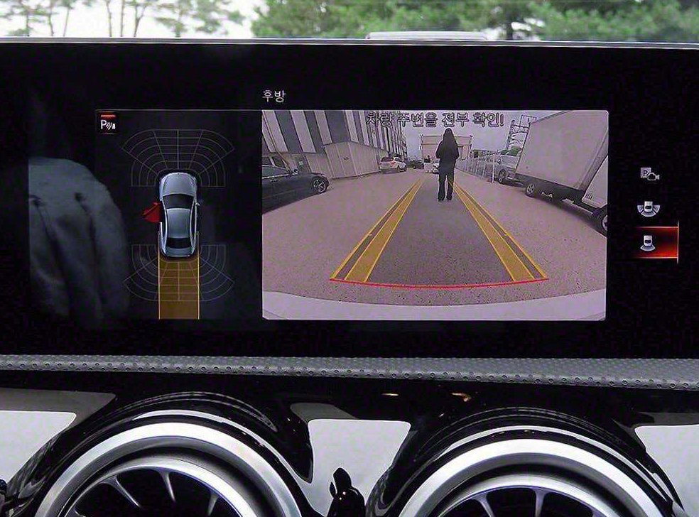 벤츠 A 클래스 A220 해치백 사진 16